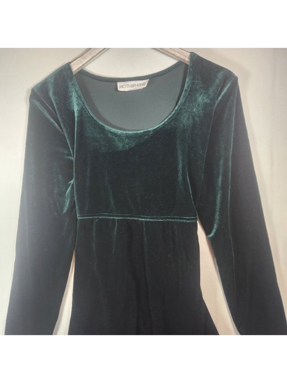 Motherhood Maternity Emerald Green Velvet Empire Waist Tie Back Dress Size M - Picture 5 of 7